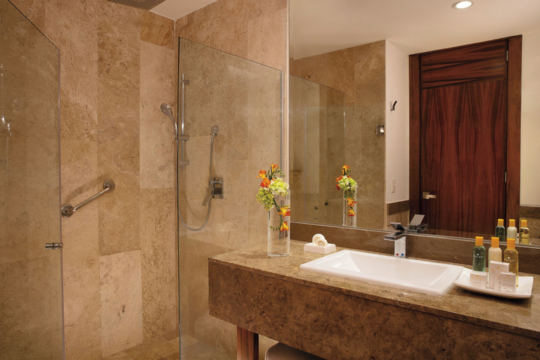 Bathroom 5, Krystal Grand Los Cabos - All inclusive, La Paz