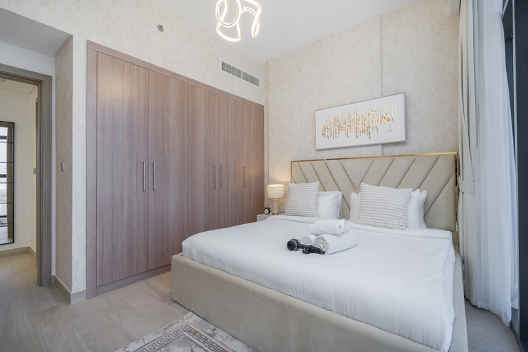 Room 5, Eye-catching 1 Bedroom in Azizi Riviera, Dubai