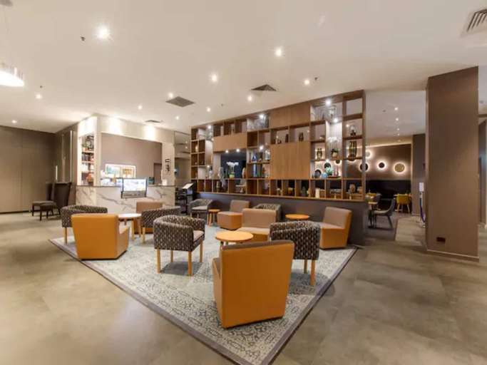 Food & Drinks 4, Incredible City Views in Convenient CBD Apartment, Melbourne