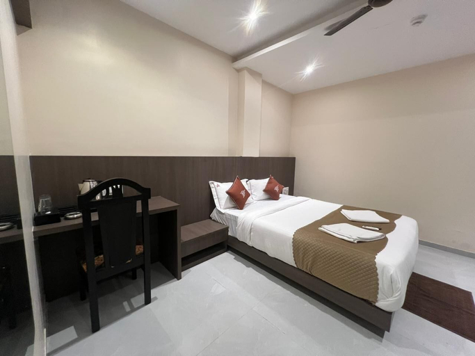 Room 4, CR Residency By Glitz Hotels, Mumbai Suburban