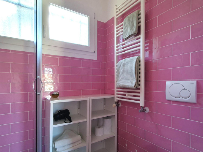 Bathroom 3, Holiday Home by Lake Maggiore with Balcony, Varese