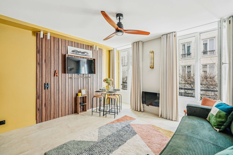 Living area 4, Appartement Central 2bdr - 6P le Marais, Paris