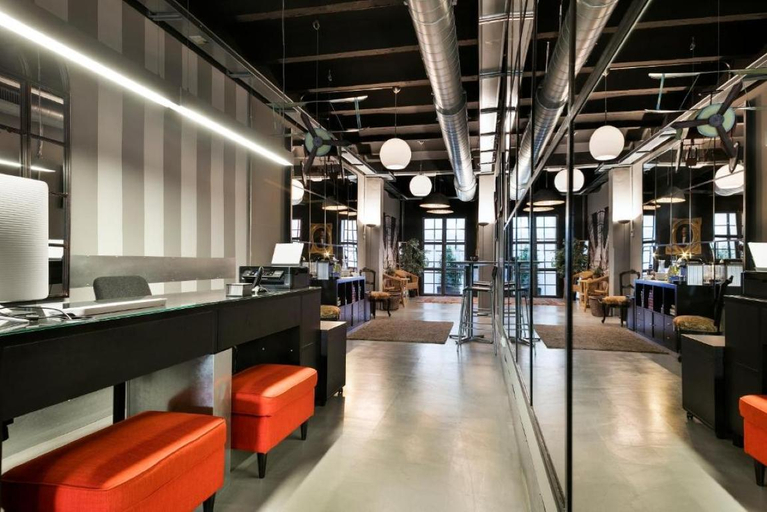 Food & Drinks 5, Fira Apartments by gaiarooms, Barcelona