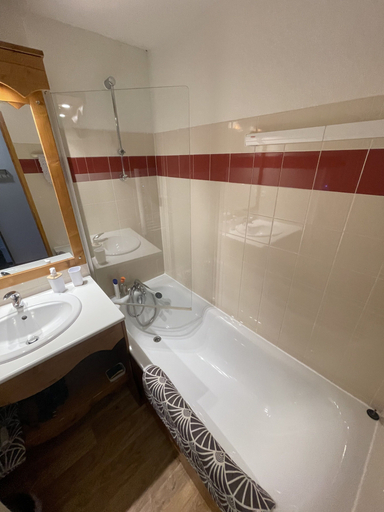 Bathroom, V du Bachat Epicea B Ndeg22 - 3P6, Isère