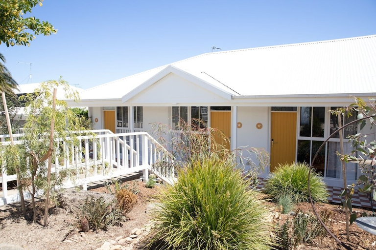 Exterior & Views 1, Sunnymead Hotel, Surf Coast - West
