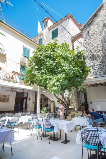 Exterior & Views 2, Makarun Heritage Rooms, Split