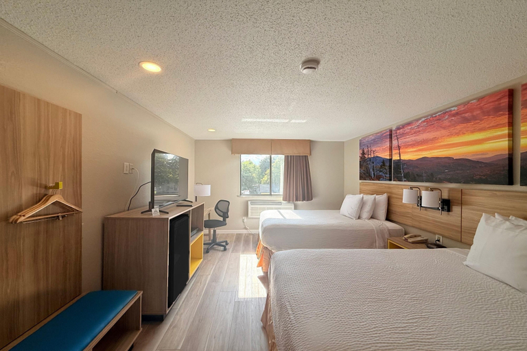 Bedroom 3, Days Inn by Wyndham Torrington, Litchfield
