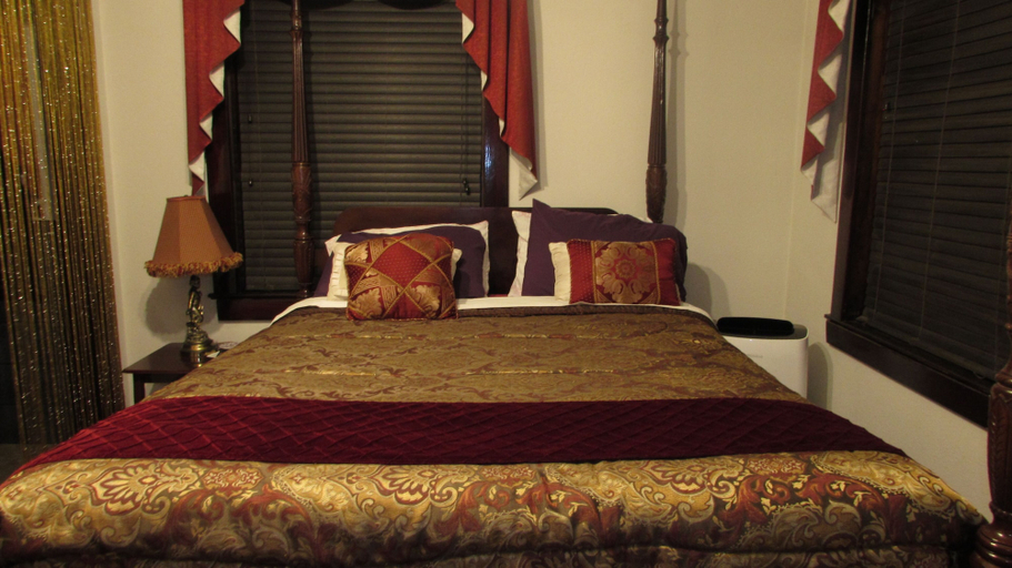 Room 2, The Historic Argo Hotel, Knox