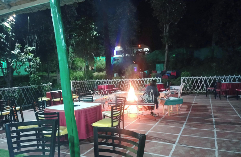 Lobby sitting area 2, Potter's Hill, Shimla