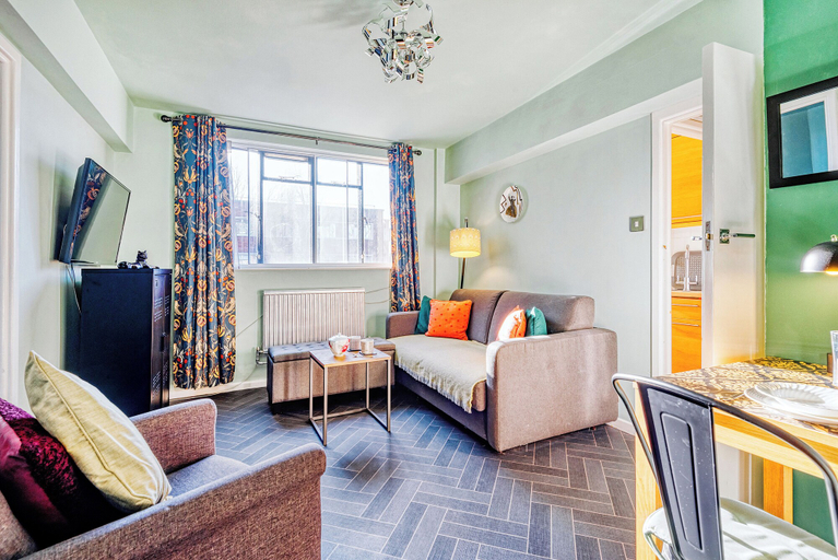 Bedroom 2, Hardwood Home, London