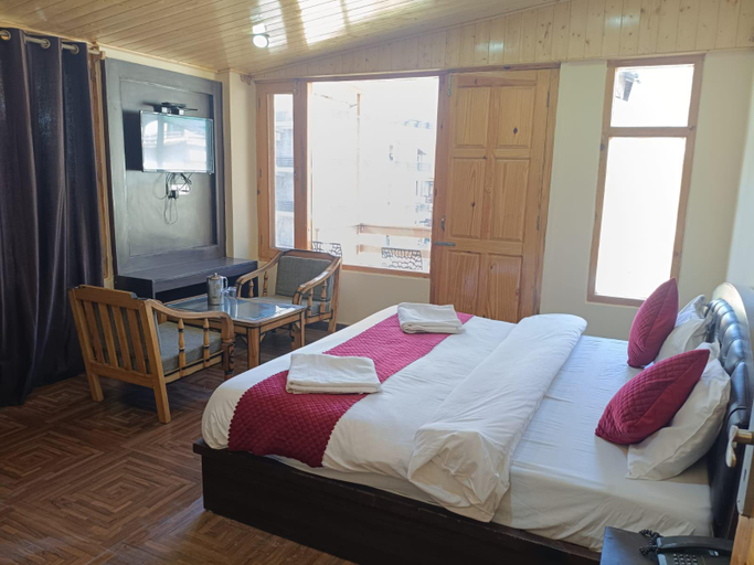 Others 4, Sajjanu suite, Kullu