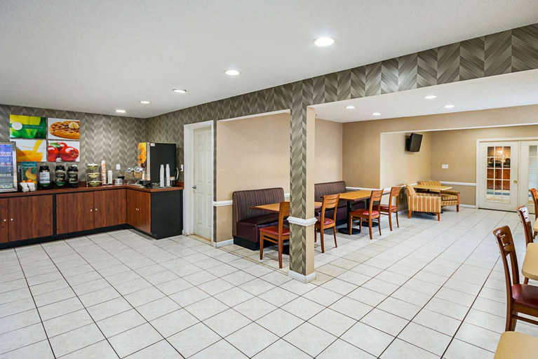 Food & Drinks 4, Quality Inn Fairmont, Marion