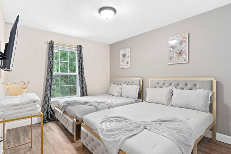 Room 5, Super Calm- Sleeps 17 W Designs Close TO Parks, Osceola