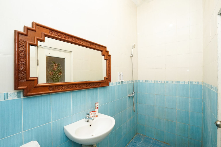 Bathroom 3, Hotel O Mojokerto Guesthouse, Mojokerto