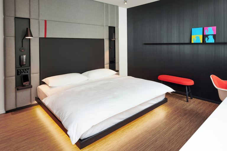 Bedroom 3, citizenM Chicago Downtown, Cook