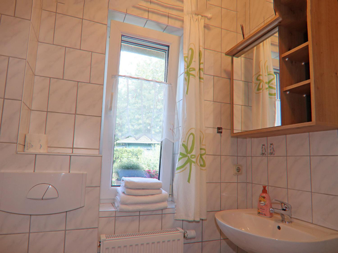 Bathroom 4, Tranquil Waterside Hideaway, Vorpommern-Greifswald