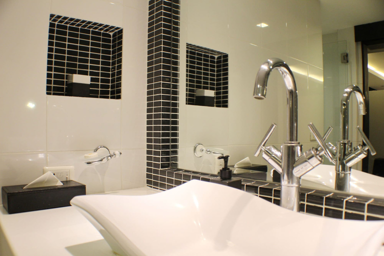 Bathroom 4, Nova Suites, Pattaya