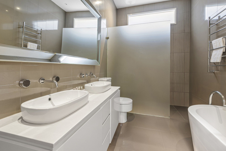 Bathroom 4, Modern Charm Meets Inner Convenience, Melbourne