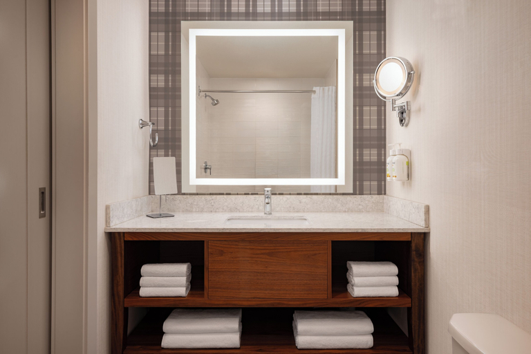 Bathroom 5, Pomeroy Hotel Fort McMurray, Division No. 16