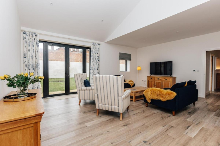 3, Home Farm Holiday Homes - Sleeps 26, Oxfordshire