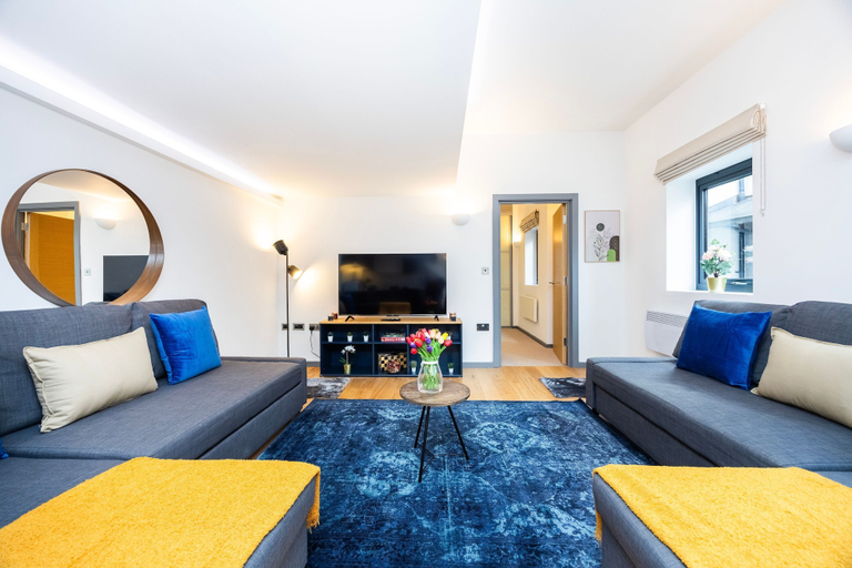 Room 3, 2 Bed 2 Bath Deluxe Flat in Kensington, London