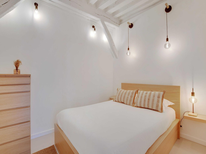 4, Elegant apartment -2BR-4P- Le Marais, Paris