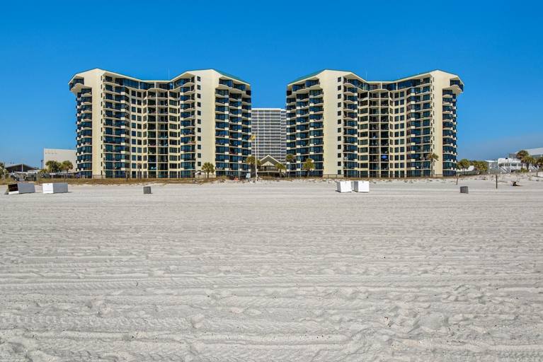 Exterior & Views 2, Sunbird 402w, Bay