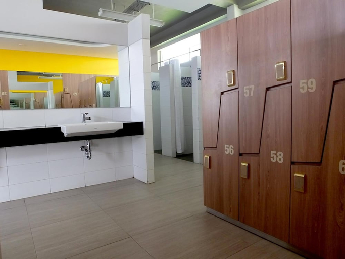 Bathroom 3, Nunia Inn Bandara Jakarta, Tangerang