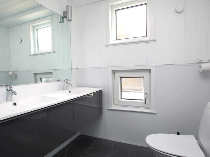 Bathroom 3, 5 Star Holiday Home in Hjorring, Hjørring