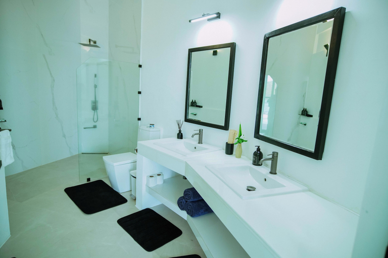 Bathroom 4, Stunning luxe 220sm villa by the sea entirely private with own pool, Busuanga