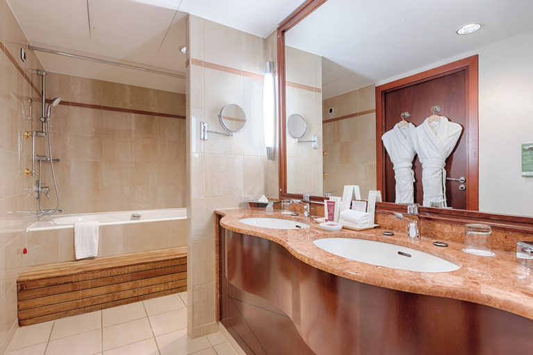 Bathroom 4, Occidental Paris Levallois, Hauts-de-Seine