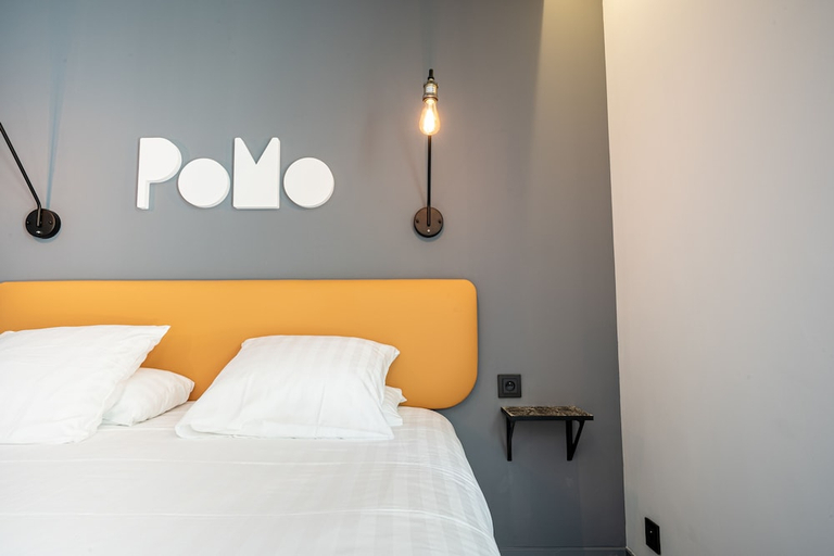 Bedroom 3, POMO Hotel & Restaurant, Isère