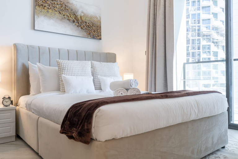 Room 4, Outstanding Studio in Empire Residence JVC, Dubai