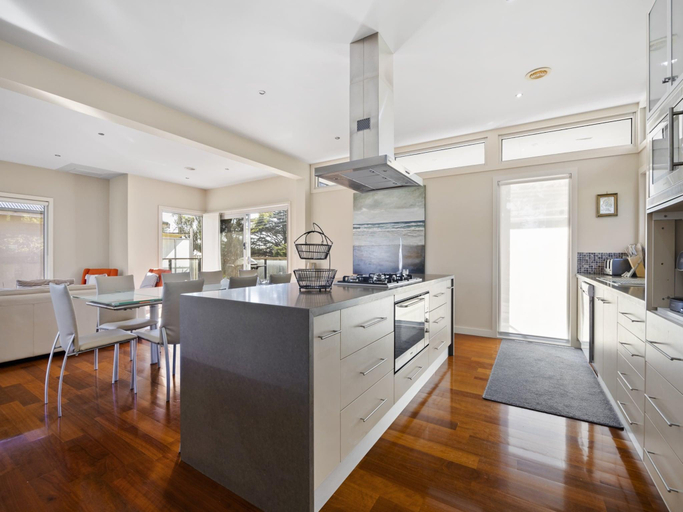 5, Spacious 3-Bed Townhouse Near Dromana Beach, Melbourne