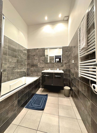 Bathroom 3, Les Appartements du Vieux Port, Bouches-du-Rhône