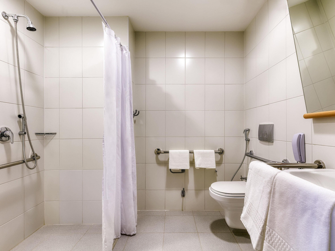 Bathroom 4, ibis budget Belo Horizonte Savassi, Belo Horizonte