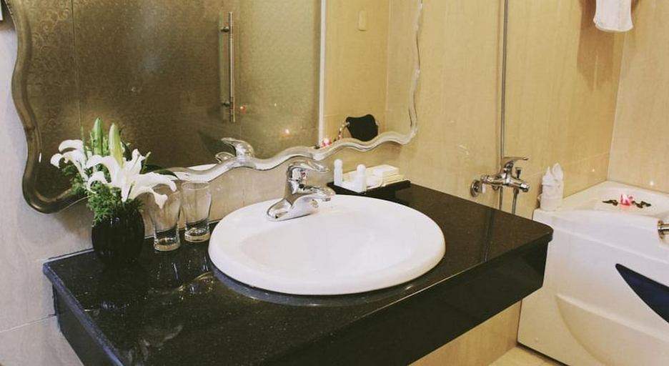 Bathroom 3, COSIANA HUE HOTEL, Huế