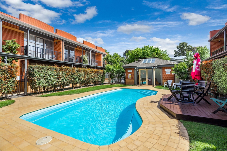 Sport & Beauty 5, National Hotel Complex and Bendigo Central Apartments, Gr. Bendigo - Central