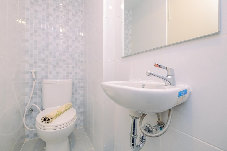 Bathroom 3, Comfort Studio (No Kitchen) Tokyo Riverside Pik 2 Apartment, Jakarta Selatan