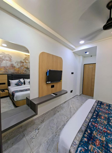 Television 4, Hotel Matrushree - Near Shree Dwarkadhish Temple, Devbhumi Dwarka