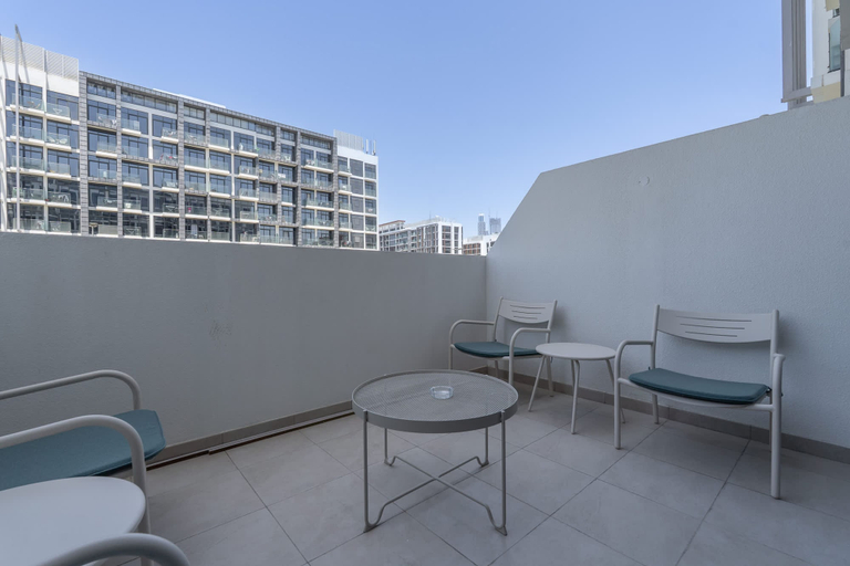 Room 5, Stylish Studio Retreat in Riviera 33 Near Downtown, Dubai
