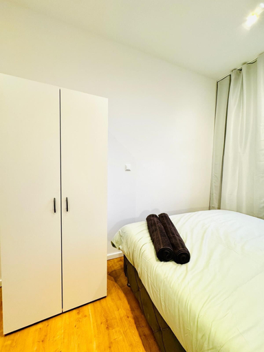 Room 4, Cozy 4BR Apartment Near Kaufpark, Wien