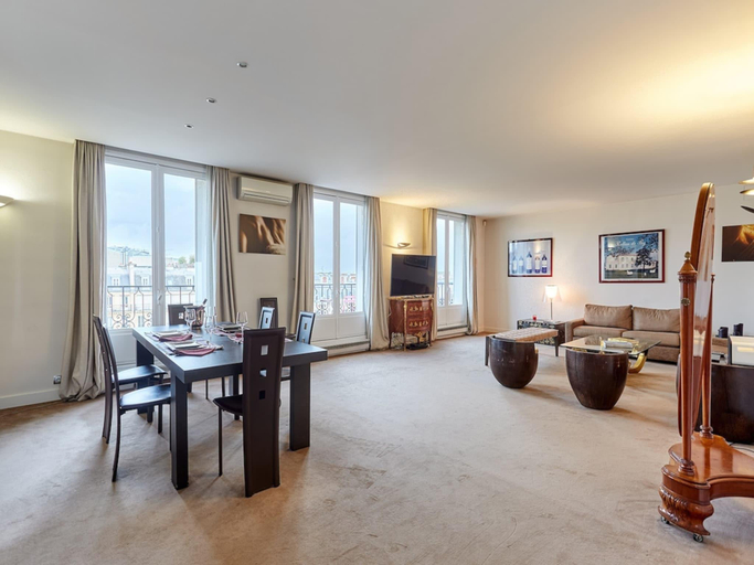 2, Superb Arc de Triomphe apartment, Paris