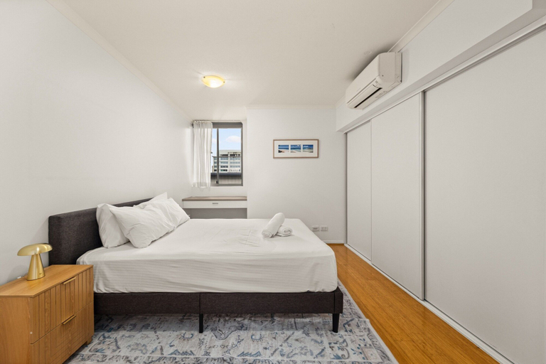 Room 2, South Brisbane 2BR Apt With Gym & Sauna Access, Brisbane