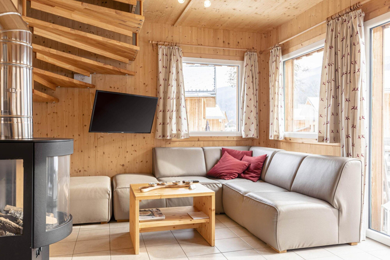 Others 1, Lush chalet with hot tub, Murau