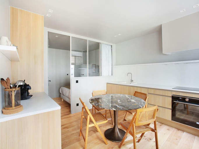 3, Sublime Apartment AC Paris  Center, Paris