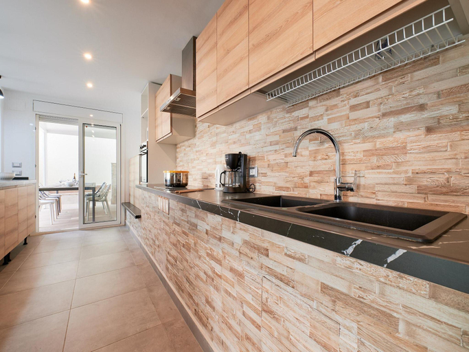 1, Beautiful villa with terrace near beach, Girona