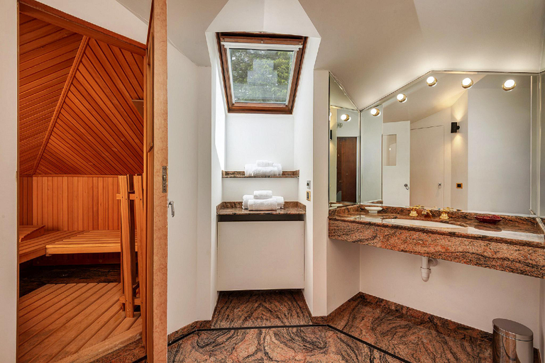 5, Lakefront serenity villa with pool, Lecco