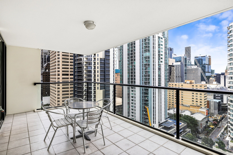 Balcony 2, 1-bed Brisbane Apt With Pool & Gym, Brisbane