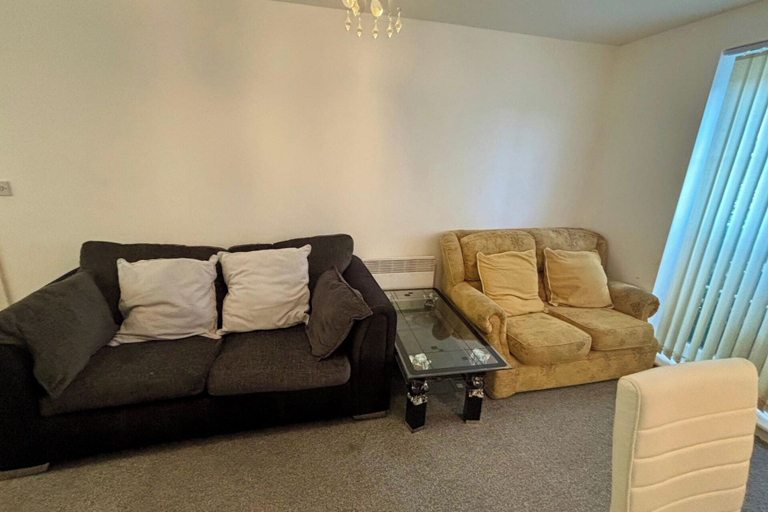 Living area 2, 2 Bed Wolverhampton Apartment-sleeps 5, Wolverhampton